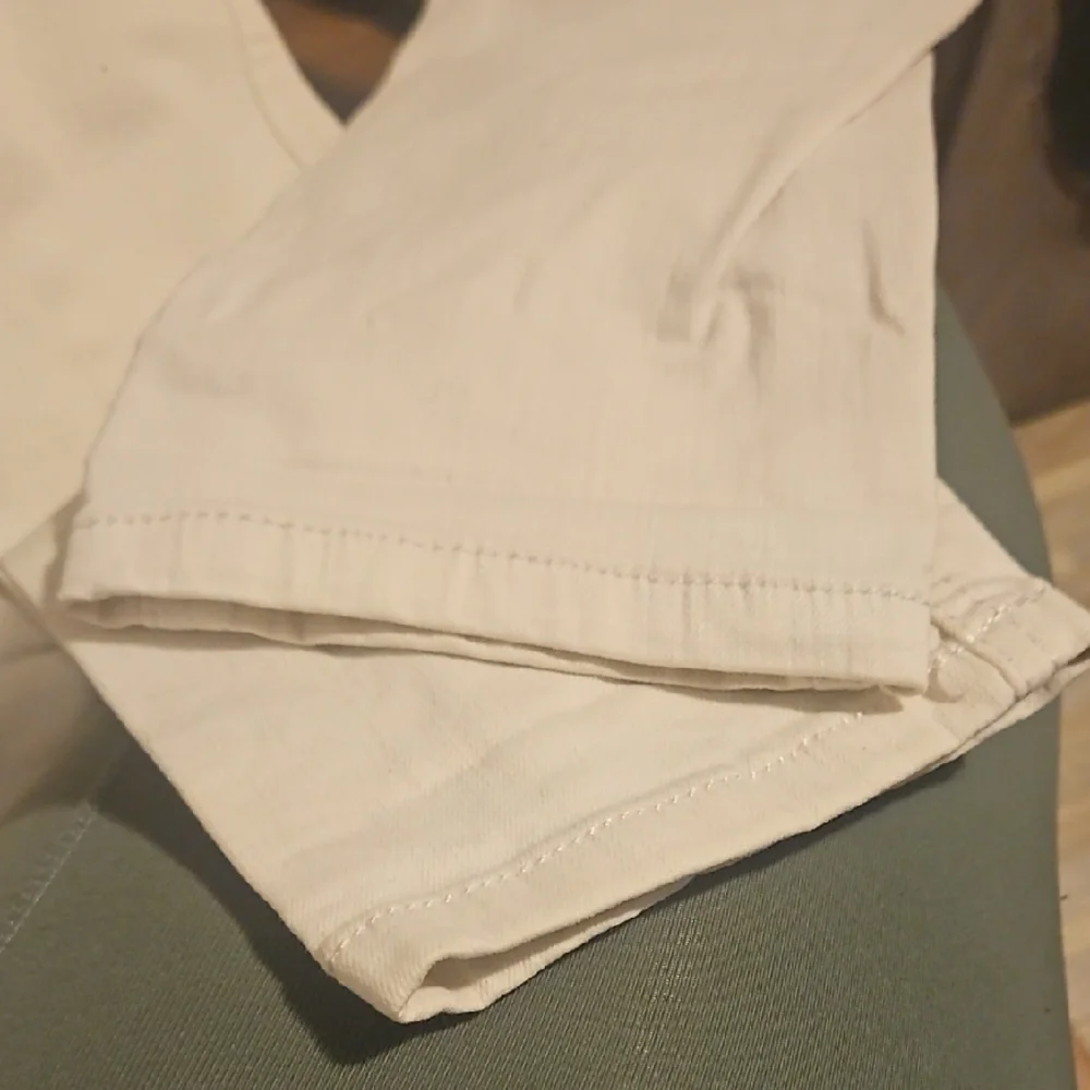 Machine White Distressed Kids Jeans - Picture 4 of 7